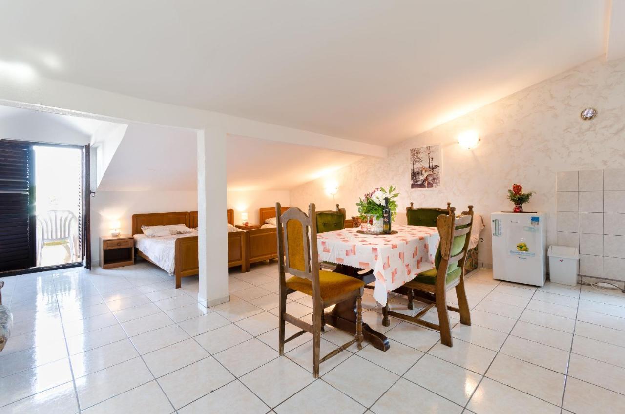 Apartment Drago Banjole
